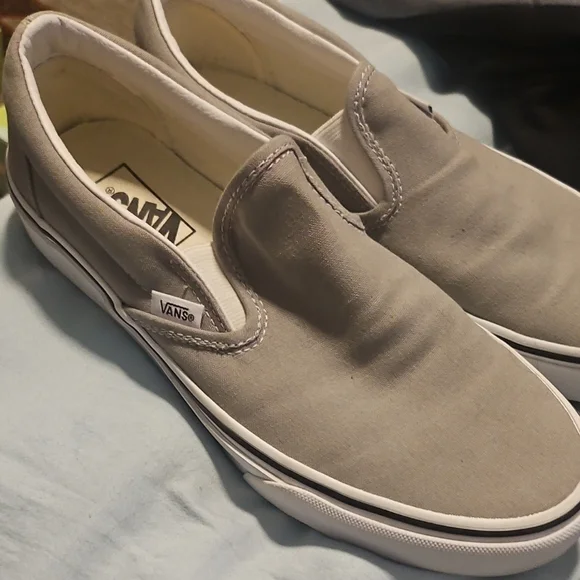 Vans Slip-On Canvas Loafers in Light Gray Vans | Classic Slip-On Drizzle/True White Shoe main image 4